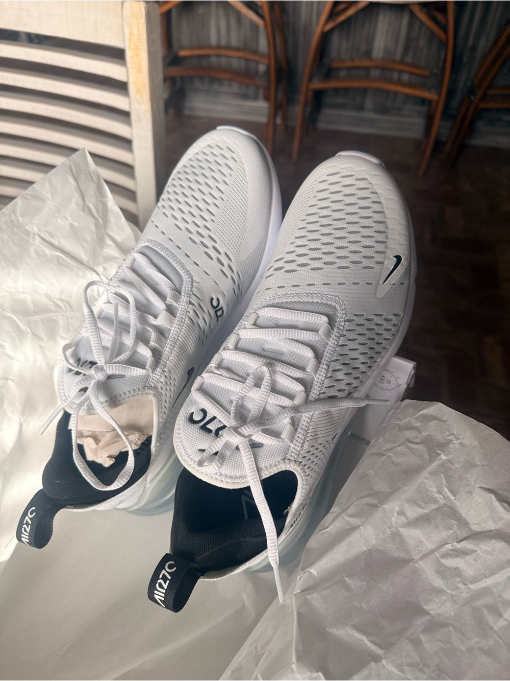 10.5 men’s Nike 270C White/Black Athletic Sneakers